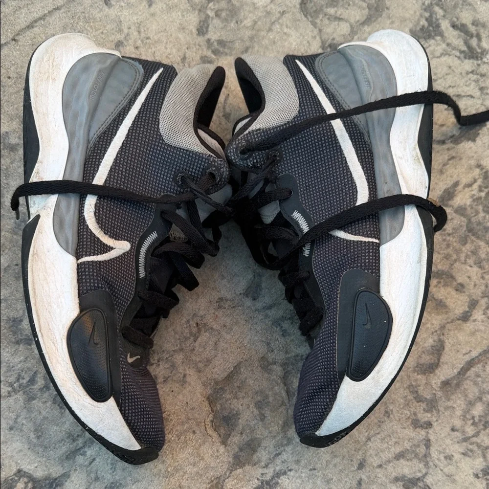Nike Black and Gray Men's Training Sneakers